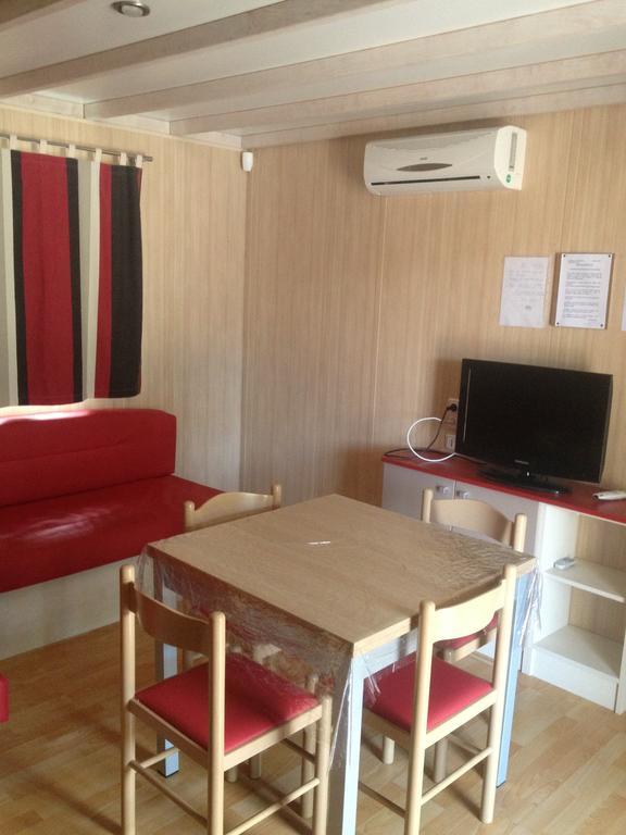 בוניפסיו Camping Residence Chalet La Pomposa Terrazzoni חדר תמונה